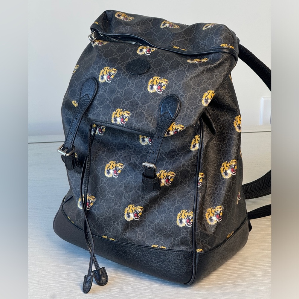 Gucci Tigers Monogram Canvas Interlocking Drawstring  Backpack - Picture 2 of 12